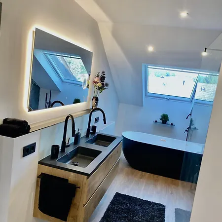 Heaven Homes Xl Fuer 6 - Wohlfuehloase Auf 2 Etagen Mit Badewanne